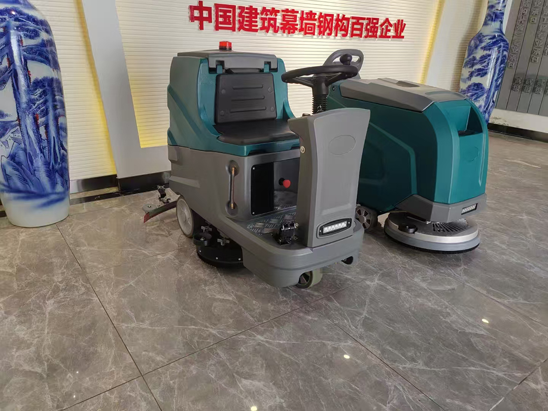 驾驶式洗地机.jpg