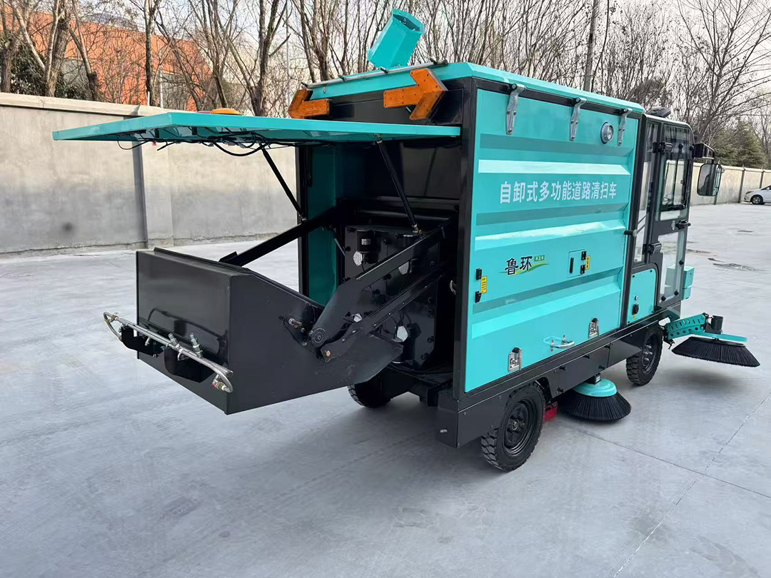 全封闭驾驶式扫地机 (2).jpg